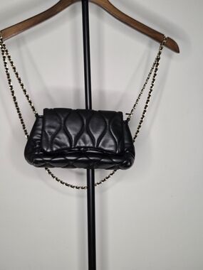 PRIMEMARK Black Quilted Chain-strap Shoulder Bag